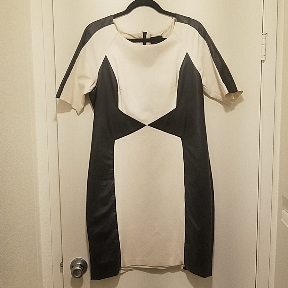 Laundry by Shelli Segal White & Black Dress